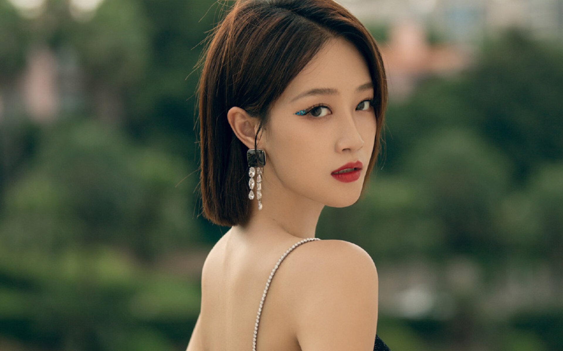 开云竞猜官网-哥伦比亚队中场罗德里格斯在巴黎奥运会上展现出强大的组织能力